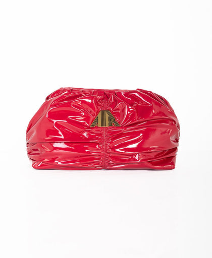 Pochette rossa Aniye By in vinile con arricciature e logo in metallo frontale