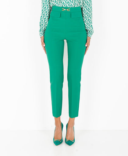 Pantalone smeraldo Elisabetta Franchi in crepe a vita alta con dettaglio morsetto logo e finte patte frontali