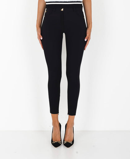 Pantalone nero Elisabetta Franchi in tessuto tecnico stretch a vita alta e  taglio aderente e zip al fondo