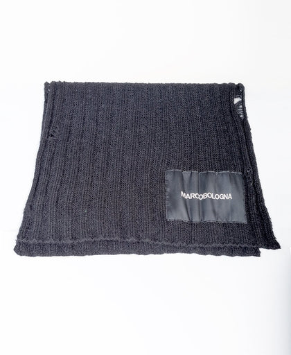 Sciarpa nera fluo Marco Bologna in misto angora con patch logo davanti e lavorazione effetto usura